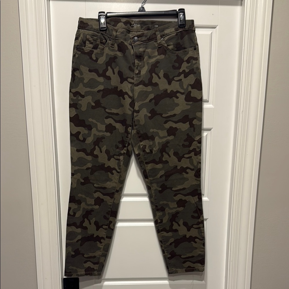 Camouflage Patterned Pants